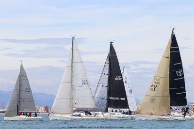 El UPV se queda con su trofeo en aguas de Valencia