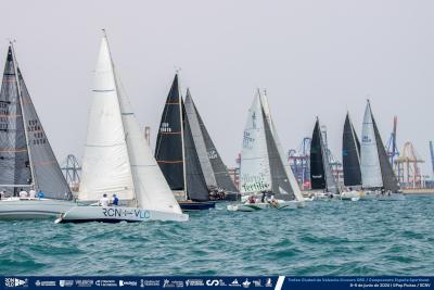 El valenciano Aquarelle 1 y el torrevejense Falapouco mandan en el estreno del Trofeo Ciudad de Valencia