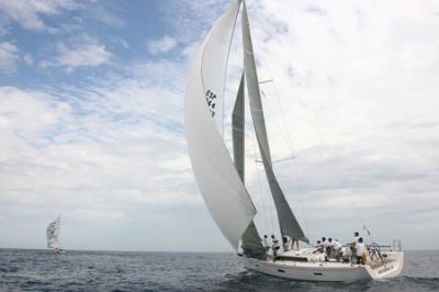 El viento cumplió y se cerró con éxito el IV Trofeo de Cruceros Armada Española