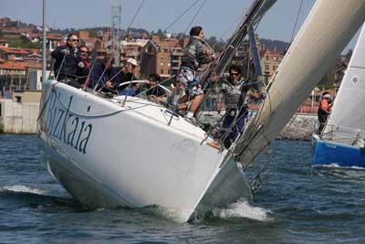 El ‘Bizkaia Maitena’ se coloca líder del Trofeo Otoño