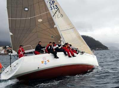 EL “ALDÁN” HIZO UNA REGATA IMPECABLE Y COMIENZA DOMINANDO EN EL TROFEO GALOS JOYERÍA ARIZAGA DE CRUCEROS