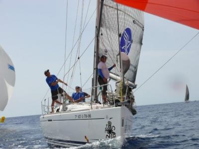 Enewtez se lleva el Trofeo Levante en la I Ilustres Navegantes