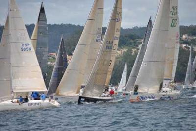 Falta muy poco para el bocinazo de salida del desafío Edox  de la 16ª regata cruceros de Aguete