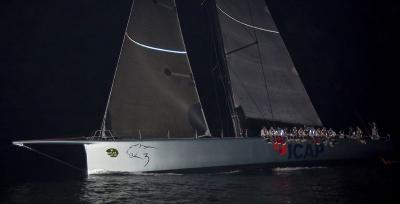 "ICAP Leopard" de Mike Slade ha sumado esta madrugada su segunda victoria en tiempo real consecutiva en la Rolex Fastnet Race.