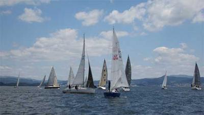 La 1ª tirada de la XIV REGATA ELIDENTE para Oral Group, Sara y Santiago Roma Rías Baixas