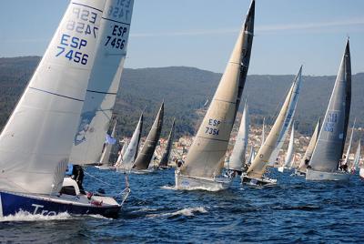 La 6ª Regata Interclubes de la Ría de Pontevedra suelta amarras mañana en Combarro