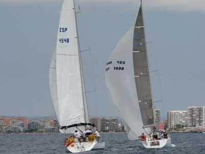 La embarcación Ulavela lidera la Regata de Invierno del CN Oropesa del Mar