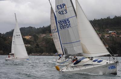 La Regata Interclubes Ría de Pontevedra llega a su ecuador este sábado con la etapa Concello de Sanxenxo  