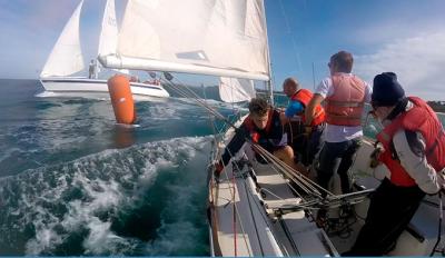 Nuevo desfile, esta vez con 24 nudos de viento en la tirada final del trofeo Presidente de Cantabria para la clase crucero.