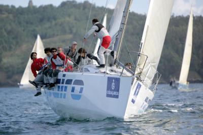 Pairo 8 vuela en la regata larga del Conde de Gondomar. Gana en tiempo real la subida/bajada al Carrumeiro