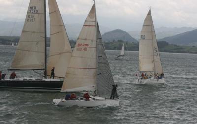 Primera regata del Trofeo Teka para cruceros en Santander. Gabriela Onofre en CII y  Salen en CI tocan el tambor