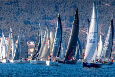 Primeros cambios en la general de la Regata Interclubes Ría de Pontevedra tras una difícil segunda etapa