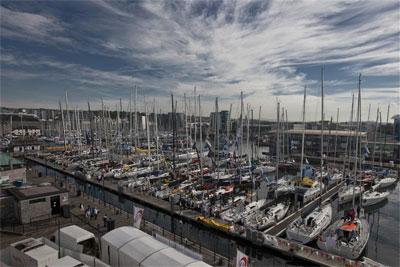 Rolex Fastnet Race MIL HISTORIAS EN LOS PANTALANES DE PLYMOUTH 