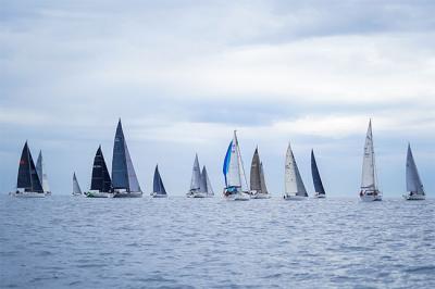 3ª VUELTA COSTA DEL SOL A2,  La baja intensidad del viento alarga la primera etapa entre Málaga y Sotogrande