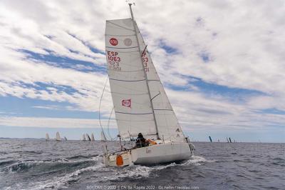 Aina Bauza sigue sumando millas en su camino hacia la Mini Transat 2023