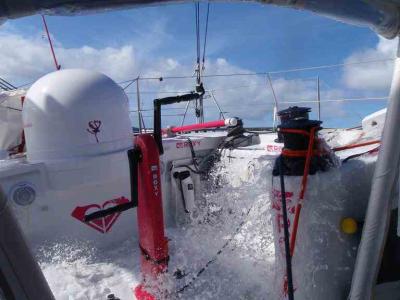 Despues del temporal... viene la calma. El final de Guillemot y Sam Davies se puede ralentizar