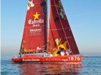 El Estrella Damm planta cara a las calmas  al frente de la Barcelona World Race