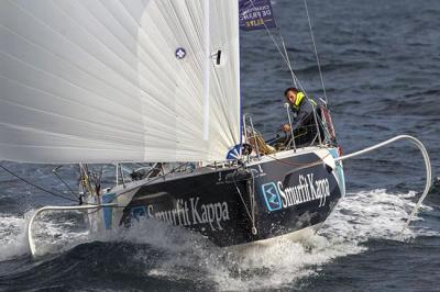 El irlandés Tom Dolan, lidera la flota Solitaire du Figaro hacia Fastnet