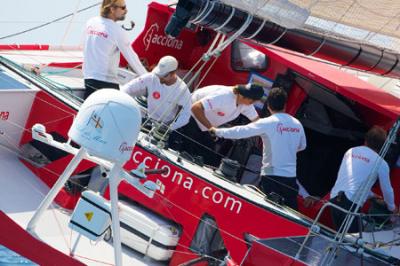 El ‘Acciona 100% Ecopowered’ del Club de Mar se pone a punto en Mallorca para la vuelta al mundo 