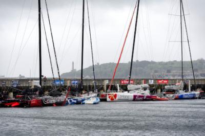 Guyader Bermudes 1000 Race Brest – Brest.  los trece IMOCA inscritos atracados en Brest