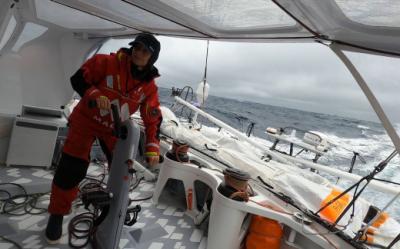 La dura ley de Vendée Globe. Abandono de  Isabelle Joschke (MACSF) con nueva rotura en el sistema de orza