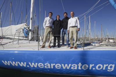 La Fundación We Are Water presenta el barco y equipo que participarán en la Barcelona World Race   