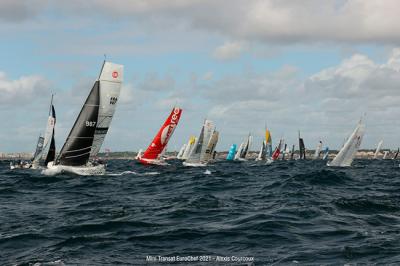 Los noventa regatistas de la Mini Transat navegan ya rumbo a La Palma