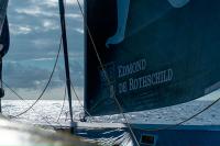 Maxi Edmond de Rothschild en Doldrums, MACIF a toda velocidad contentos con su estrategia