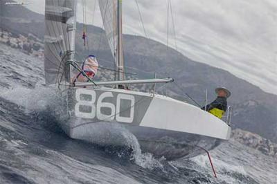  Nacho Postigo gana su primera regata en la clase Mini