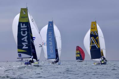 Transat Paprec. Por primera vez desde la salida de la regata, empiezan a formarse diferencias. Transat Paprec. Por primera vez desde la salida de la regata, empiezan a formarse diferencias.