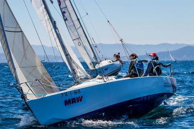 Un A-2 por las Rías Baixas con el Trofeo MRW del MRCY de Baiona