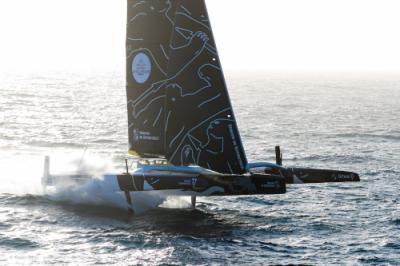 Últimas horas en el mar para Charles Caudrelier (Maxi Edmond de Rothschild)