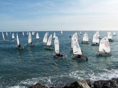 115 Optimist y 15 Láser.7 sub15 se citan en el 2º asalto de la Semana Náutica de Alicante