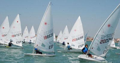 1ª Jornada del Cpto de Andalucía de Láser que se disputa este fin de semana en aguas de Puerto Real.