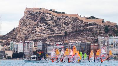 Alicante. La 55ª Semana Náutica inicia su singladura con la Vela Ligera