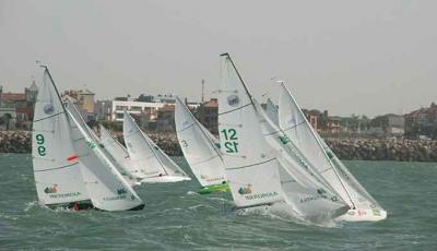 Antonio Maestre y Arturo Montes, a dos puntos tras el primer asalto al I Trofeo Puerto Sherry de Vela Paralímpica