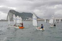 Arturo Martínez  del club de Mar de Puerto Sherry Líder provisonal  del provincial de optimist  de Cádiz