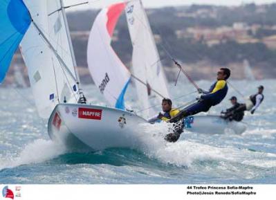 Barreiros y Curbelo siguen escalando puestos en la prueba de la Copa del Mundo de Hyeres 