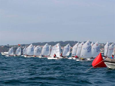 Bruno Ameneiro manda en optimist tras la 1ª jornada de la XVIII Semana Náutica-VI Trofeo Coruña The Style Outlets Bruno Ameneiro manda en optimist tras la 1ª jornada de la XVIII Semana Náutica-VI Trofeo Coruña The Style Outlets