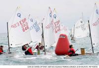 Carlos Robles se pone al frente de la Copa de España de Optimist en Valenia