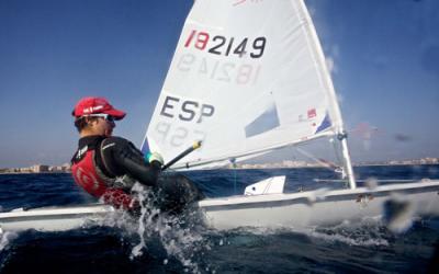 Cebrián se aúpa al podio provisional del Europeo de Radial