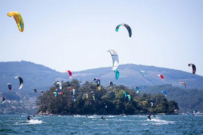 Cesantes ya se prepara para el espectáculo del KiteFest Trofeo Xacobeo