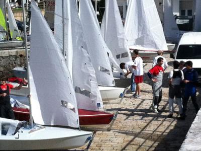 Con este son 79 años  que la clase Snipe abre el calendario de competición de Vela en el RCMS y  en Santander