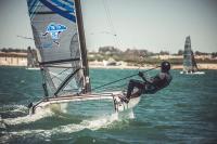 Demasiado viento para los catamaranes en la bahía gaditana