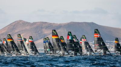 Dos tripulaciones españolas, en el Top 10 tras el primer día del Mundial de 49er y FX en Lanzarote