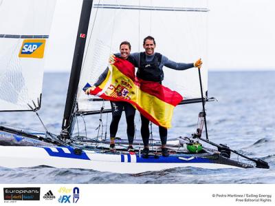 Echávarri y Pacheco consiguen la plata europea foileando en Nacra 17