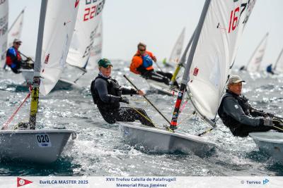 El alemán Roger Schultz y el murciano Carlos Martínez dominan la primera jornada de la EurILCA Master 2025 El alemán Roger Schultz y el murciano Carlos Martínez dominan la primera jornada de la EurILCA Master 2025