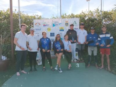 El almeriense Juan José Fernández y los malagueños Raúl González y Paula Ruz se proclaman campeones autonómicos en aguas de Chipiona.