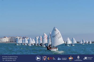 El andaluz Sergio Manceras, nuevo líder de la Excellence Cup de Optimist en Puerto Sherry