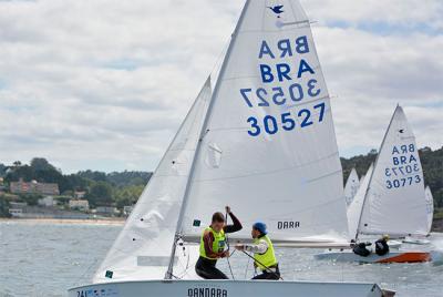 El brasileño Tiago Brito es el nuevo campeón del Mundo juvenil de Snipe